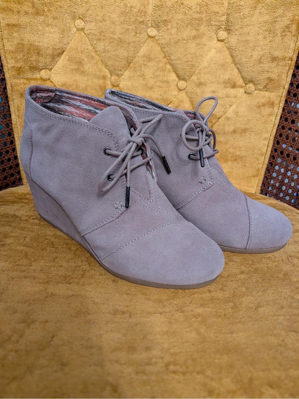 TOMS Women’s Ankle Boots 300615 Taupe Wedge, Lace-Up, Suede, Size 10
